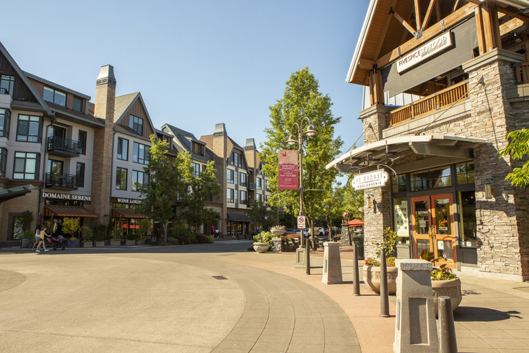 Exterior & Views 2, Lakeshore Inn, Clackamas