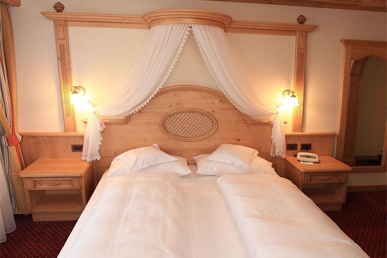 Bedroom 3, Renè Dolomites Boutique Hotel, Trento