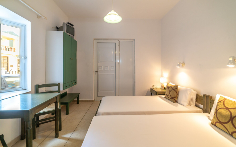 Bedroom 2, Akti Galinis, Crete