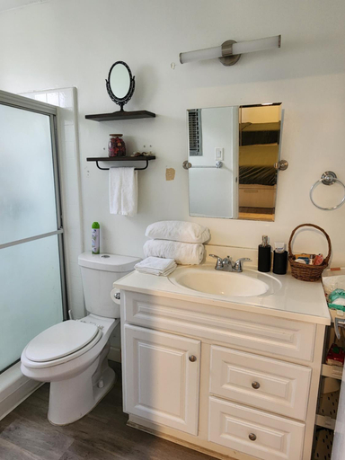 Bathroom 4, Cozy Private Room & Bath Central Location LA, Los Angeles