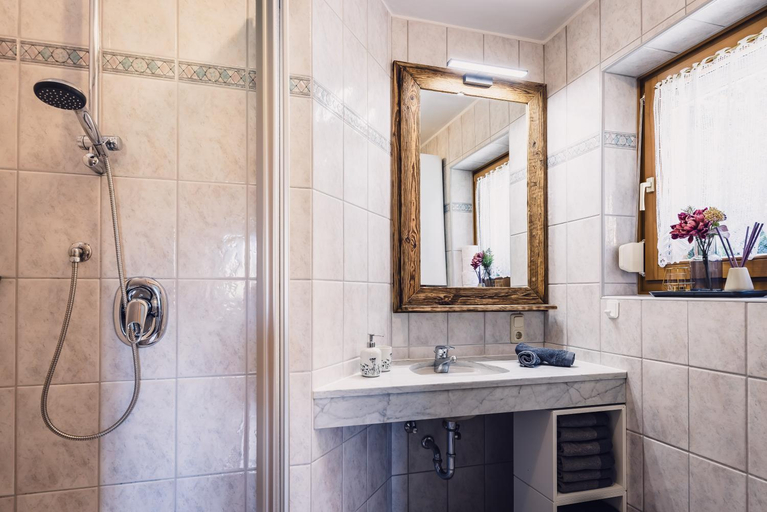 Bathroom, Die Larchen-Lodge, Zell am See