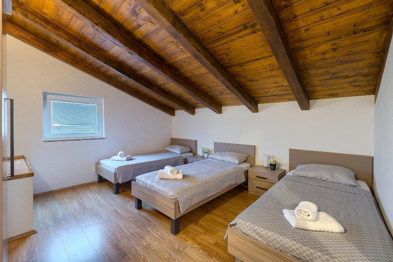 2, Villa Parlera, Ližnjan