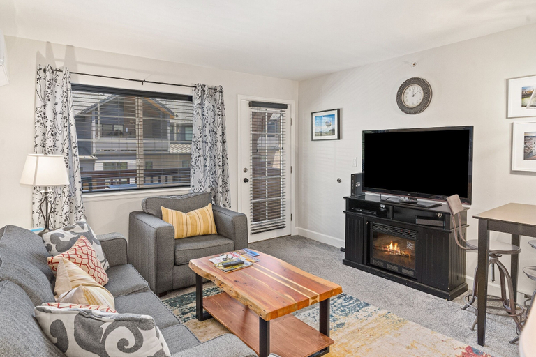 Interior, First Tracks 3301 2 Bedroom Condo by RedAwning, Routt