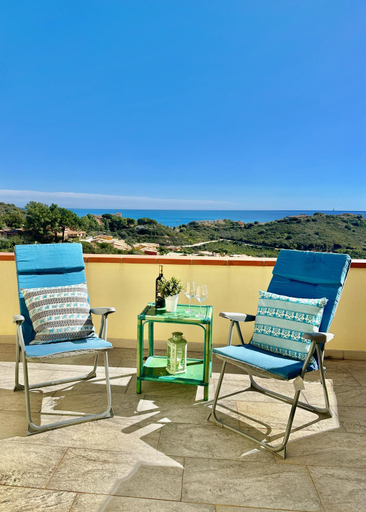 Others 5, Villa Vista Mare con giardino, Cagliari