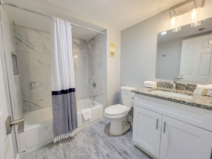 Bathroom 5, 510 South Hampton 2 Bedroom Condo, Horry