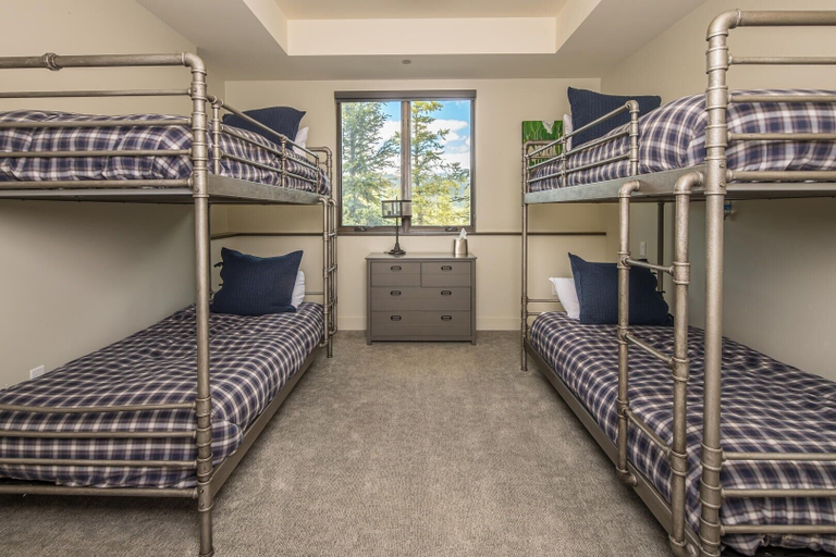 Room 2, 18 Alpine Bend 6 Bedroom Home by Moonlight Basin Lodging, Madison