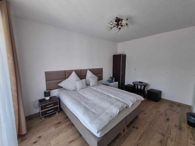 Bedroom 2, Pokoje Goscinne Wylotowa 32, Kołobrzeg