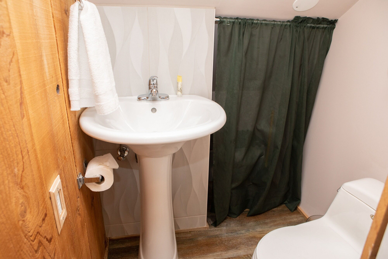 Bathroom 4, 6 Chamonix Lane 2 Bedroom  Townhouse by RedAwning, Eagle