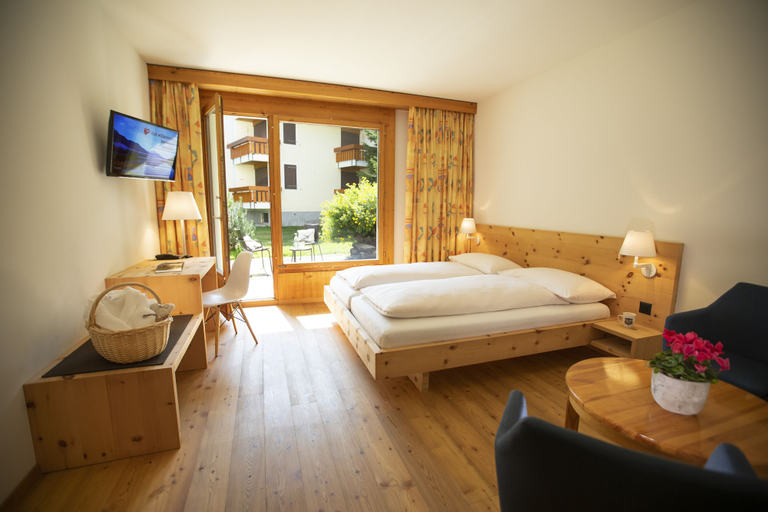 Bedroom 4, Chesa Surlej Hotel, Maloja