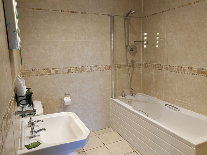 Bathroom 3, Feathers Hotel, Bar and Restaurant, Ceredigion