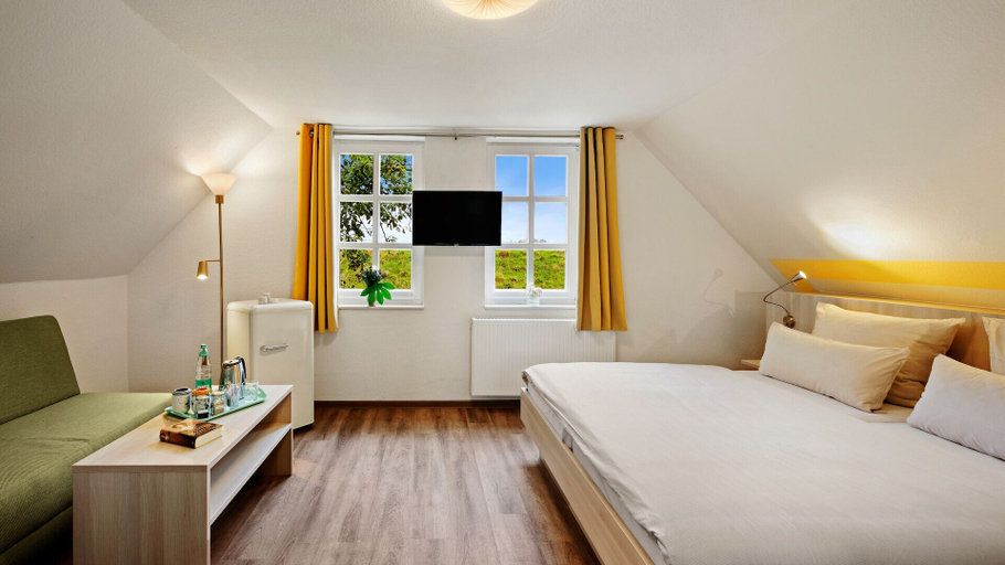 Bedroom 2, Hotel Deichinsel, Friesland