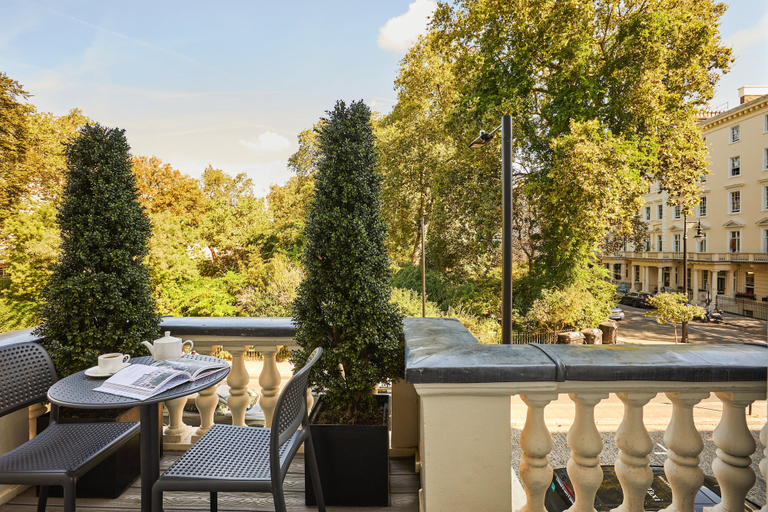 Food & Drinks 5, Eccleston Square Hotel, London