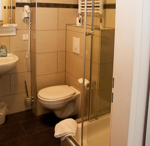 Bathroom 5, Pension ABC , Berlin