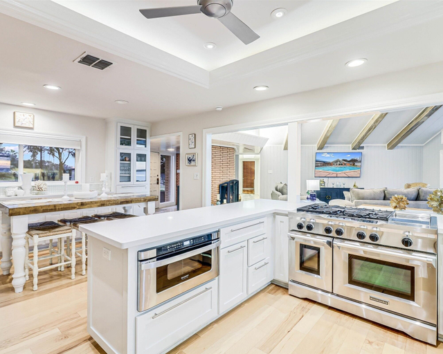 Private kitchen 2, Whispering Breezes At Windy Hill 4 Bedroom Home by RedAwning, San Patricio