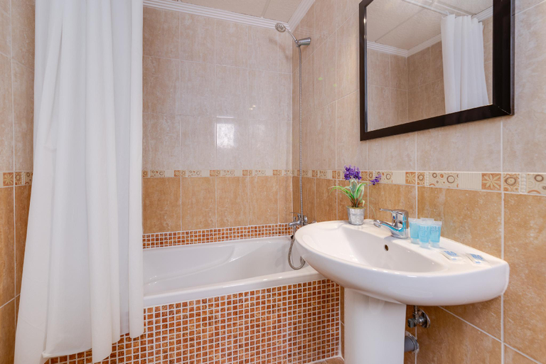 Bathroom 4, Apartamentos Madrid, Alicante
