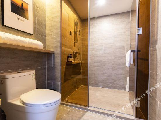 4, Mercure Zhuhai Lovers Road Beach Swimming Pool, Zhuhai