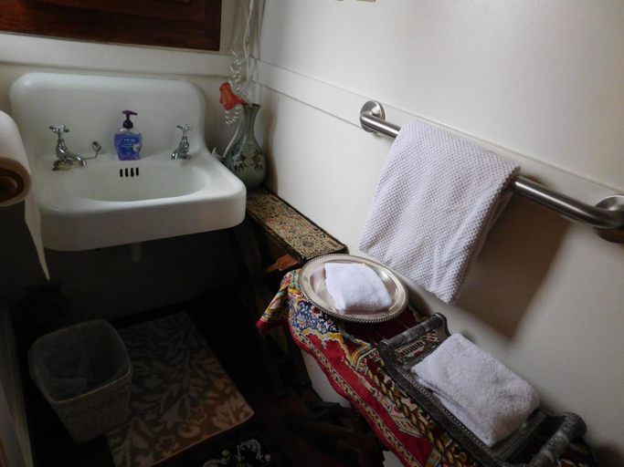 Bathroom 2, Cliff Crest Bed & Breakfast, Santa Cruz