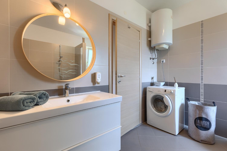 Bathroom 4, Villa Nona Nina by Villas Guide, Tinjan