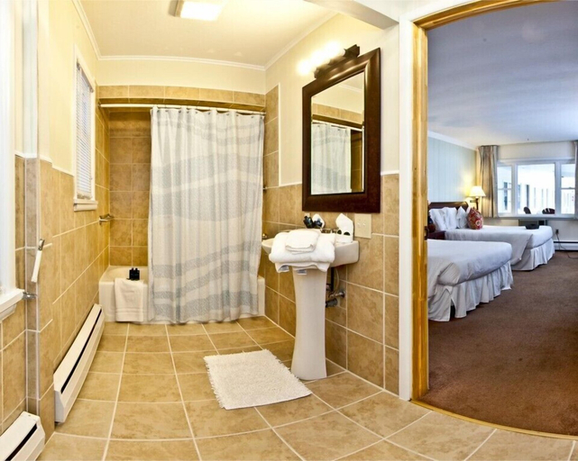 Bathroom 4, Gauthier's Saranac Lake Inn, Essex
