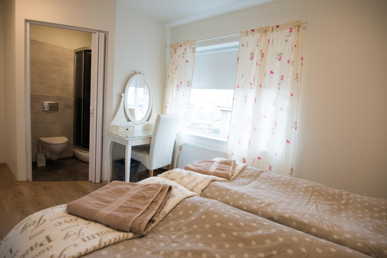 Bedroom 2, Guesthouse Grund, Grindavík