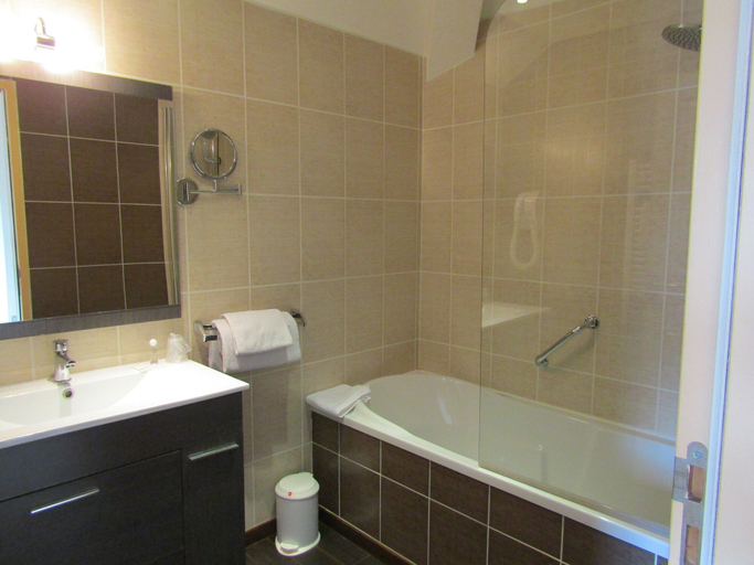 Bathroom 3, Hôtel Fifi Moulin, Hautes-Alpes