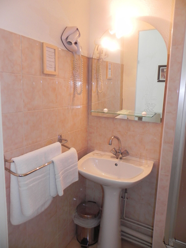 Bathroom 3, The Originals Boutique, Villa Montpensier, Pyrénées-Atlantiques