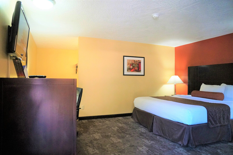Bedroom 4, McMinnville Inn, Yamhill
