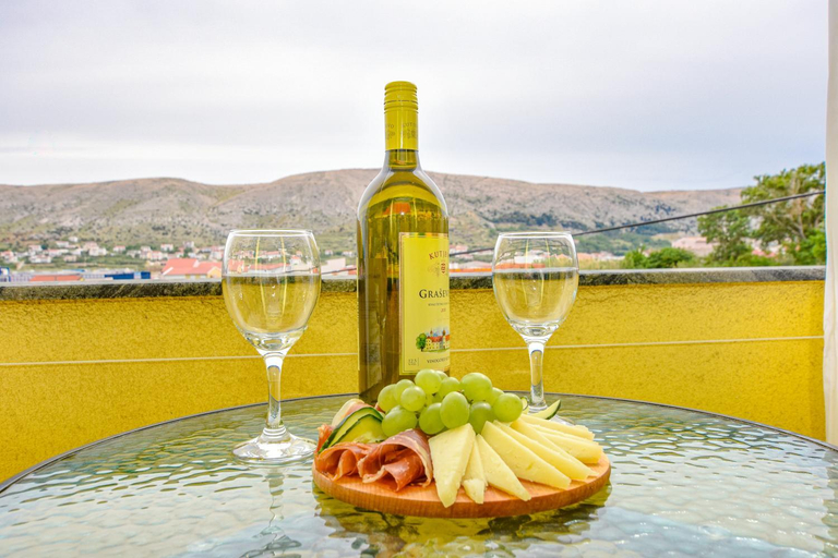 Food & Drinks 5, Apartments Kate - with Balcony & Free Private Parking Near the Centre, Pag