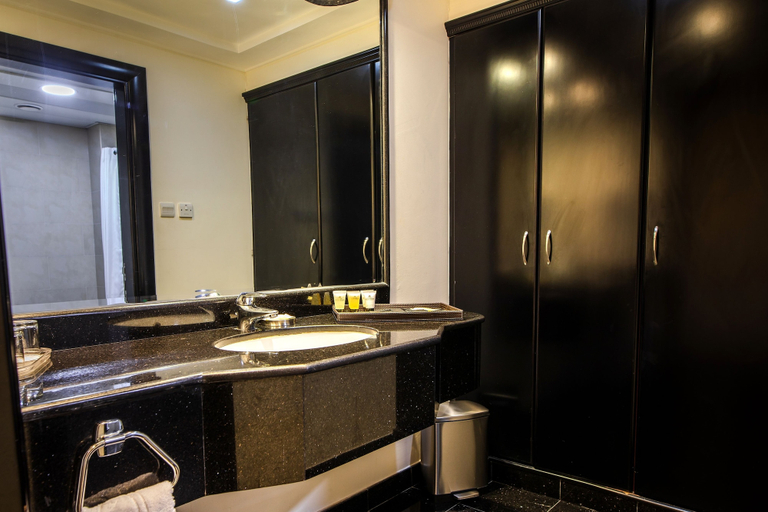 Bathroom 5, Royal Beach Hotel & Resort, Dibba