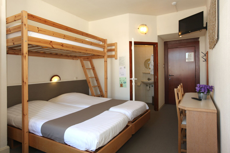 Bedroom 2, Hotel Cecil, West-Vlaanderen