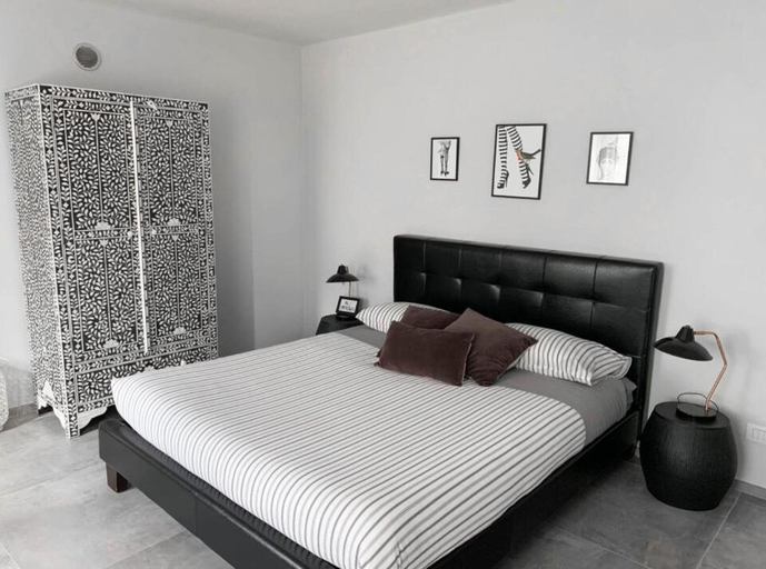 Bedroom, Horse Shoe House, Torino