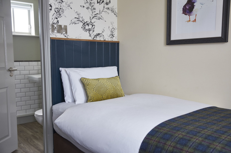 Bedroom 2, Swan Hotel Thaxted by Greene King Inns, Essex