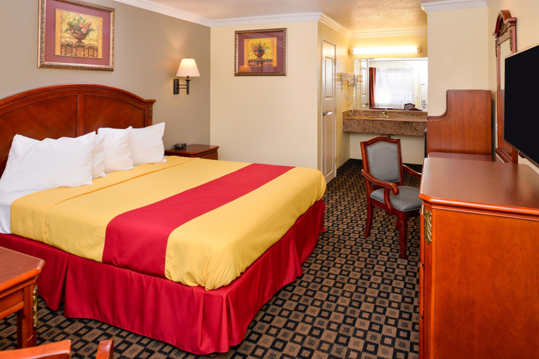 Bedroom 3, Americas Best Value Inn & Suites San Bernardino, San Bernardino