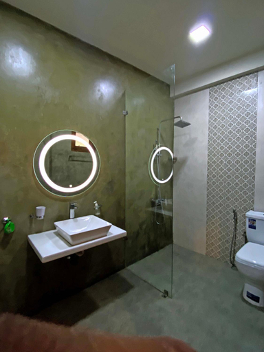 Shower 4, Hotel Vish Ceylon, Kaduwela