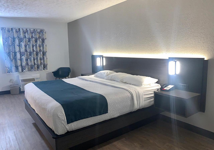 Bedroom 3, モーテル 6 ヒルズビル、バージニア, Carroll