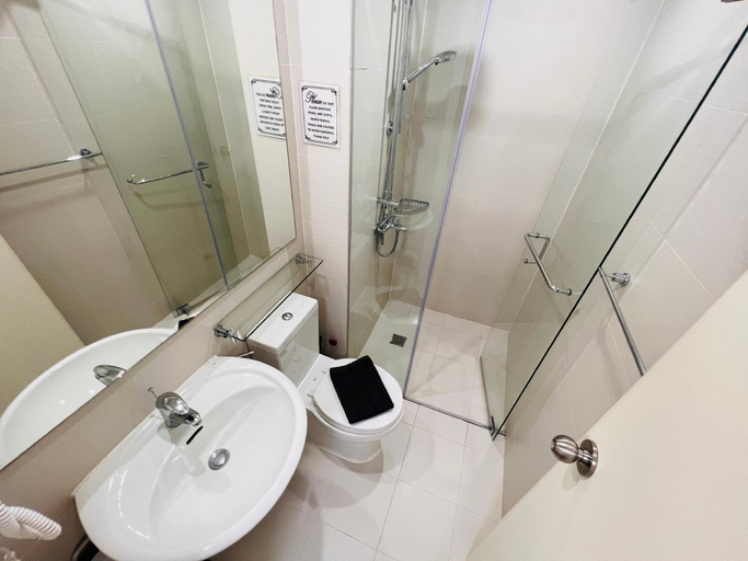 Bathroom 2, Azure Sakura Suite, Parañaque
