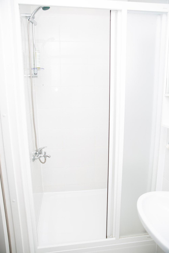 Shower 4, Melynojo karpio barza, Šilutės