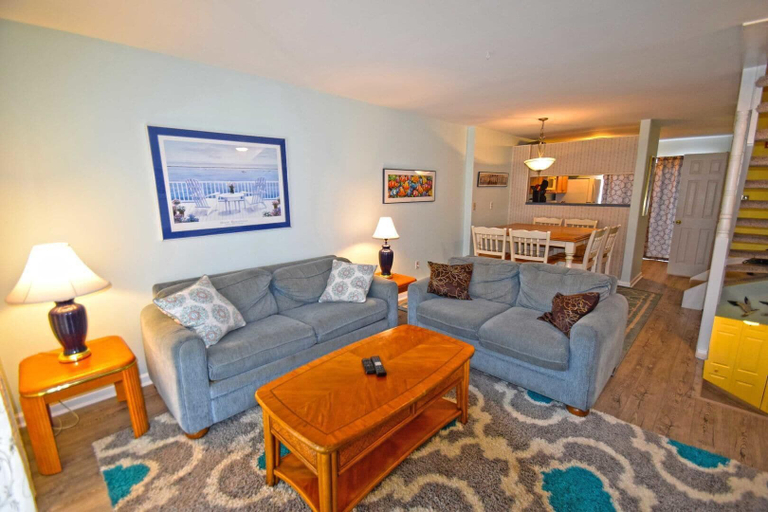 Living area 2, Harbour Bay 19 2 Br townhouse by RedAwning, Worcester