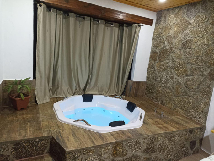 Bathroom 3, Chales Cachoeira do Vale, Camanducaia
