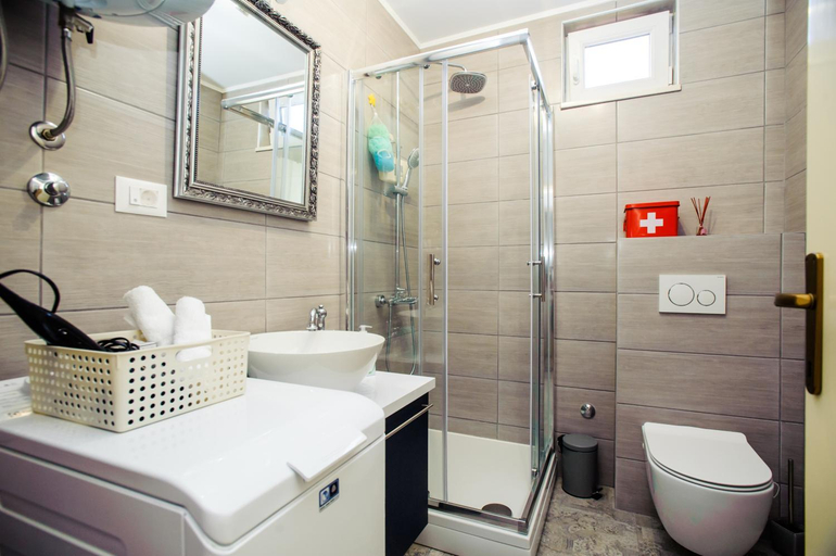Bathroom 4, Family dream house, Ružić