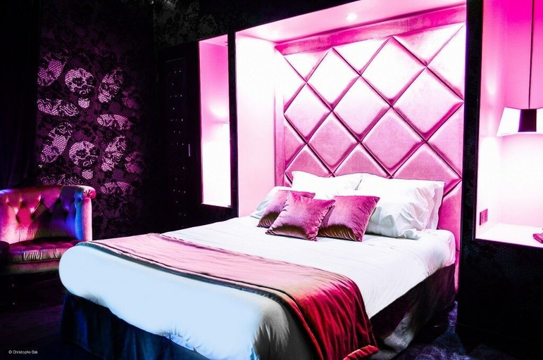 Bedroom 5, Les Granges d'Haillancourt, Oise