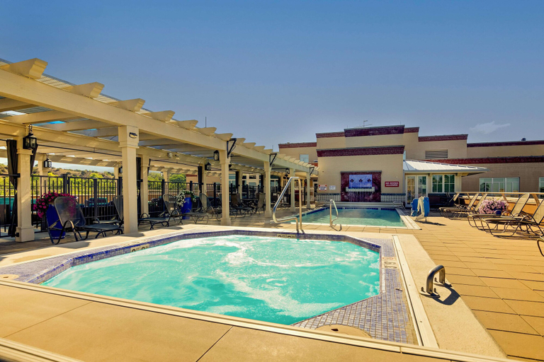 Sport & Beauty 2, Drury Plaza Hotel in Santa Fe, Santa Fe