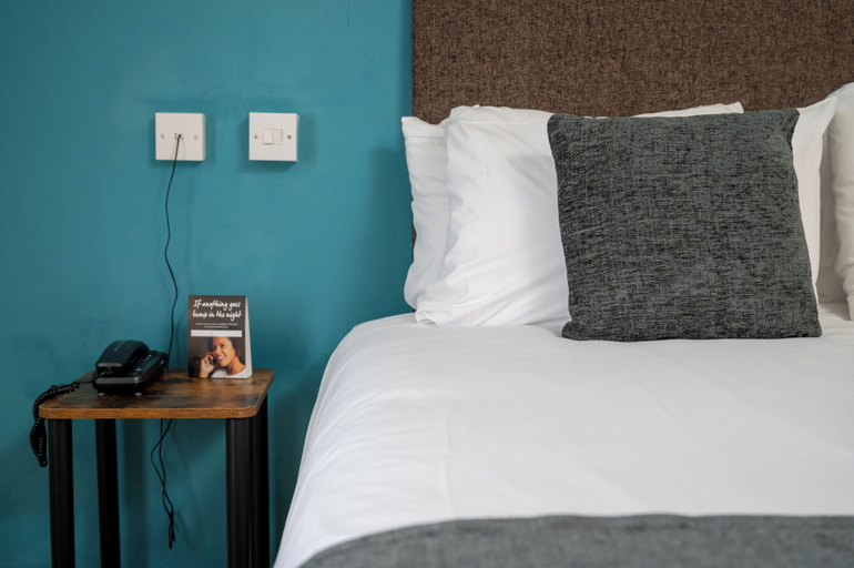 Bedroom 2, Rising Sun Hotel by Greene King Inns, Gloucestershire