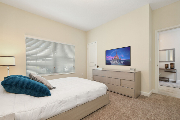 Room 2, Charming 4Bd w/ Pool @ Storey Lake Resort Orlando 4861, Osceola