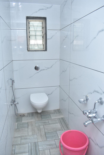 Bathroom 1, hotel sai vishvakarma, Ahmadnagar