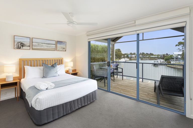 Bedroom 4, Captains Cove Resort - Waterfront Apartment, E. Gippsland - Bairnsdale