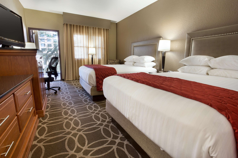 Bedroom 3, Drury Inn & Suites San Antonio Riverwalk, Bexar