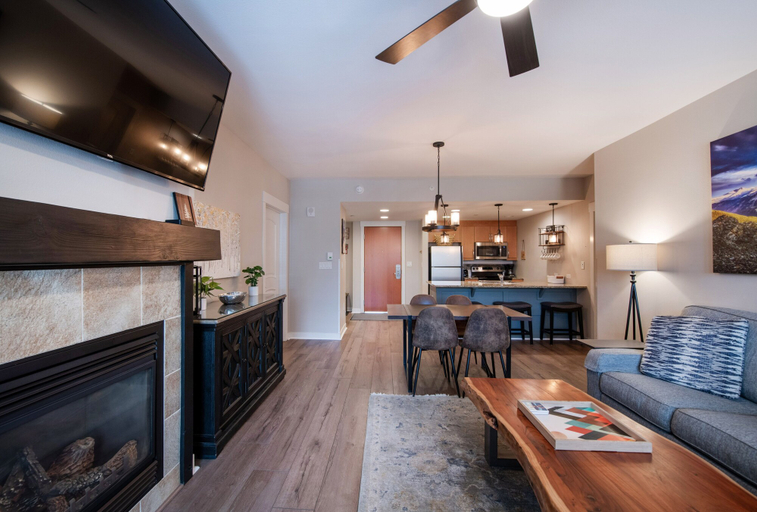 Living area 4, Fraser Crossing/Founders Pointe, Condo , 2 Bedroom (Premium-Rated Condo 3511), Grand