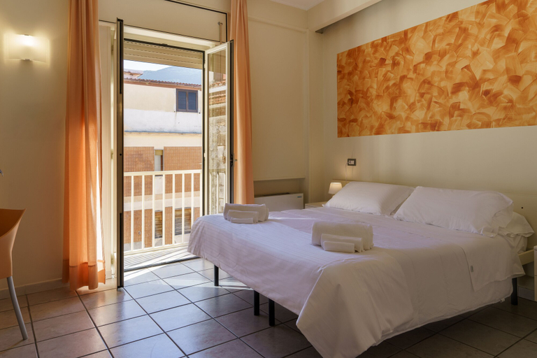 Bedroom 3, Tirreno, Salerno