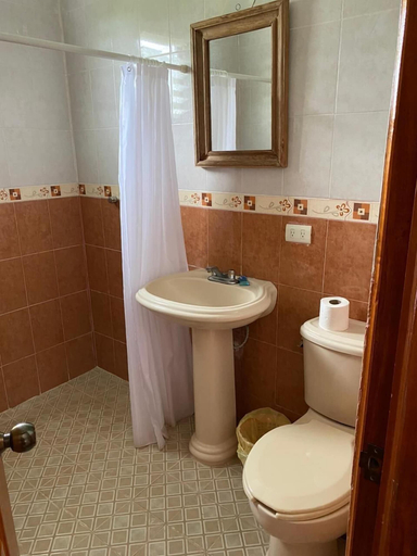 Bathroom 4, Rancho Hotel El Carmen, Tlapacoyan